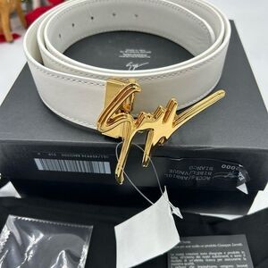 Men’s Giuseppe Zanotti logo leather belt. One size adjustable can make smaller